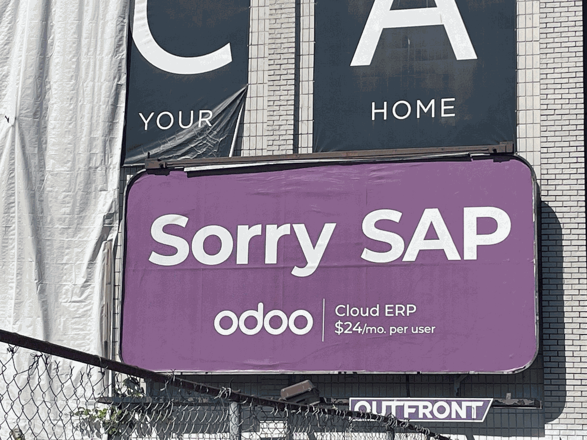 Bảng quảng cáo thương hiệu Odoo