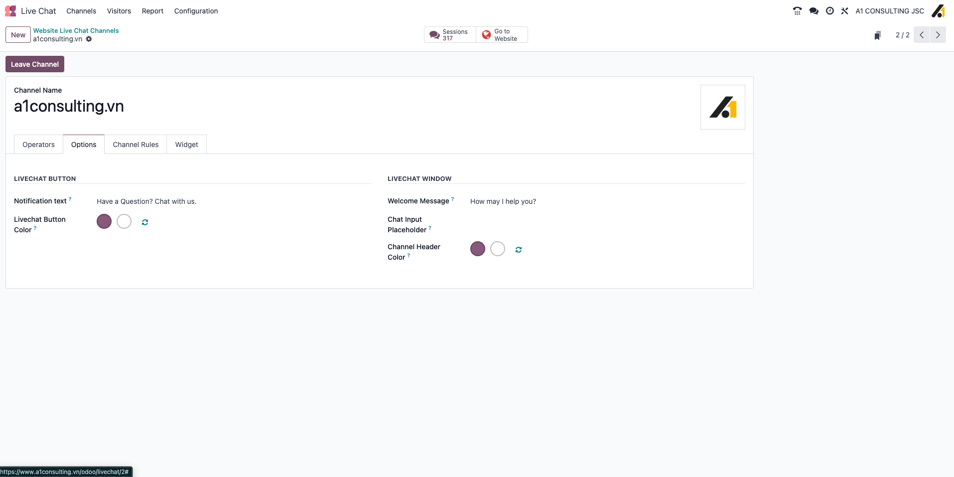 Thêm dòng gợi ý (Chat Input Placeholder) để bắt đầu cuộc trò chuyện với khách hàng